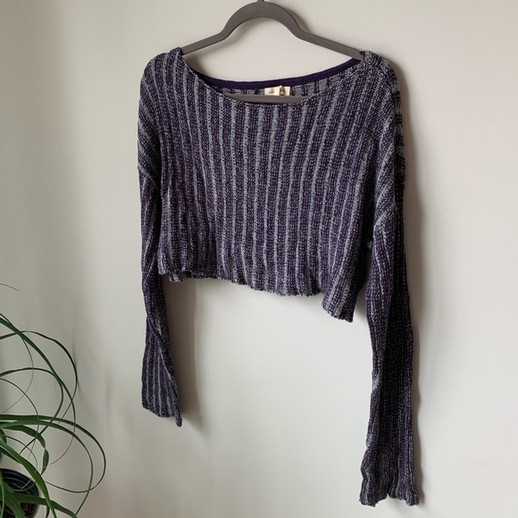 Urban Outfitters Cropped Sweater - Picture 2 of 5